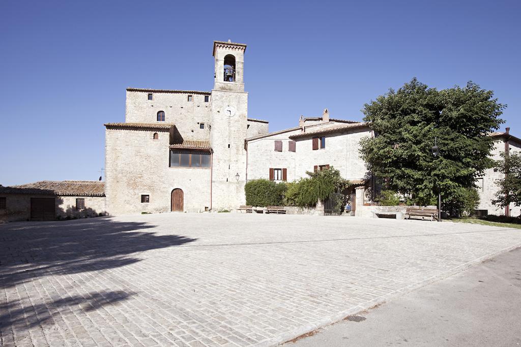 Castello Izzalini Todi Resort Exterior photo